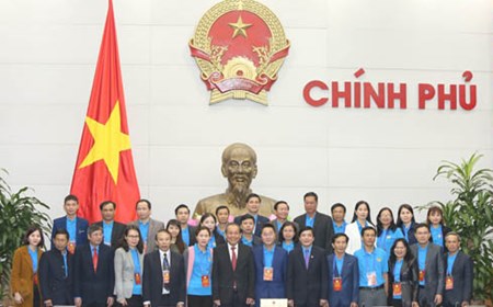 Phó Thủ tướng Trương Hòa Bình gặp mặt 70 chủ tịch công đoàn cơ sở xuất sắc